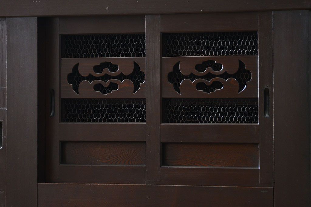 アンティーク家具　アンティーク 丸桟仕上げのモダンな6尺水屋箪笥 (キャビネット、食器棚、戸棚)