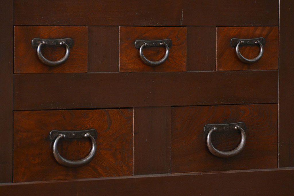 アンティーク家具　アンティーク 丸桟仕上げのモダンな6尺水屋箪笥 (キャビネット、食器棚、戸棚)