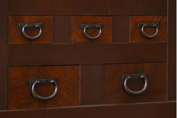 アンティーク家具　アンティーク 丸桟仕上げのモダンな6尺水屋箪笥 (キャビネット、食器棚、戸棚)