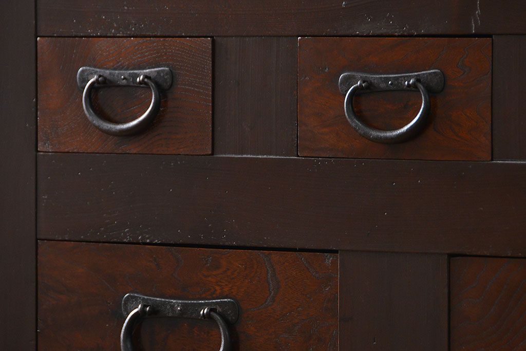 アンティーク家具　アンティーク 丸桟仕上げのモダンな6尺水屋箪笥 (キャビネット、食器棚、戸棚)