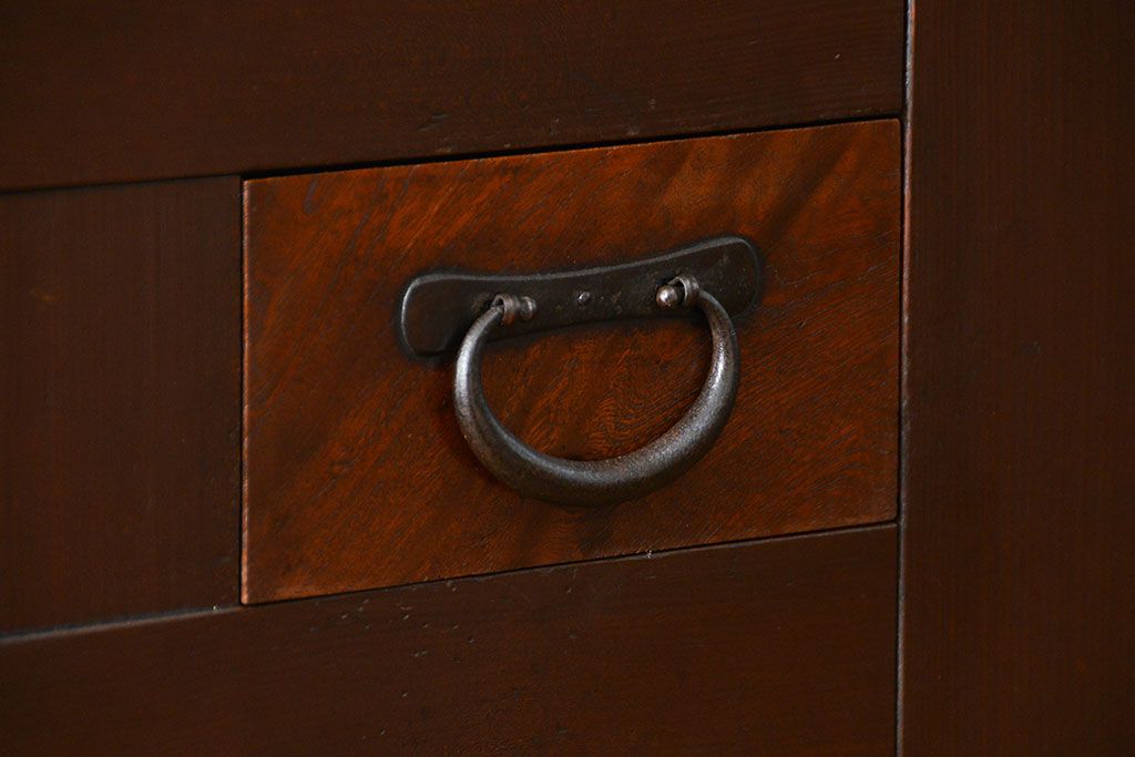 アンティーク家具　アンティーク 丸桟仕上げのモダンな6尺水屋箪笥 (キャビネット、食器棚、戸棚)