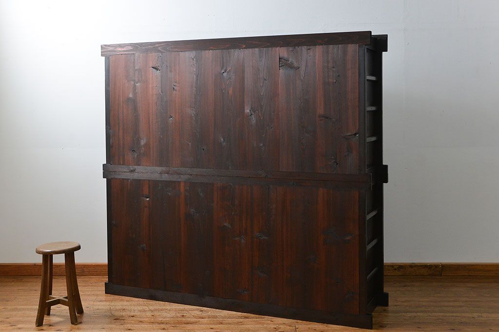 アンティーク家具　アンティーク 丸桟仕上げのモダンな6尺水屋箪笥 (キャビネット、食器棚、戸棚)