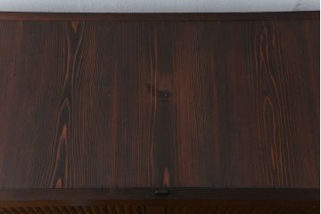 アンティーク家具　アンティーク 丸桟仕上げのモダンな6尺水屋箪笥 (キャビネット、食器棚、戸棚)