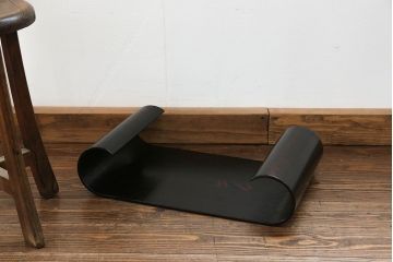 アンティーク雑貨　アンティーク 唐木製の巻き花台 (飾り台)