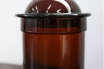 アンティーク雑貨　アンティーク 古いフタ付きガラス瓶(小びん) 2個セット