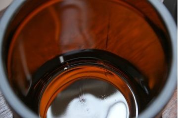 アンティーク雑貨　アンティーク 古いフタ付きガラス瓶(小びん) 2個セット