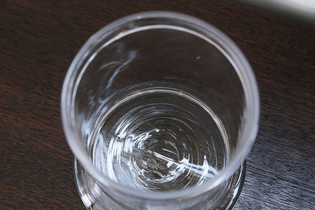 アンティーク雑貨　アンティーク 古いガラス瓶 白磁 計量カップ 2点セット