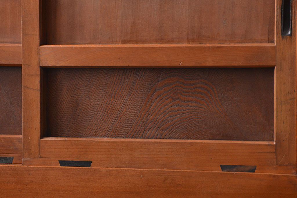 アンティーク家具　古民具・骨董 昇り引き出し付き!明るい色合いの六尺水屋箪笥 (食器棚、収納棚)