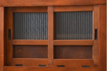 アンティーク家具　古民具・骨董 昇り引き出し付き!明るい色合いの六尺水屋箪笥 (食器棚、収納棚)