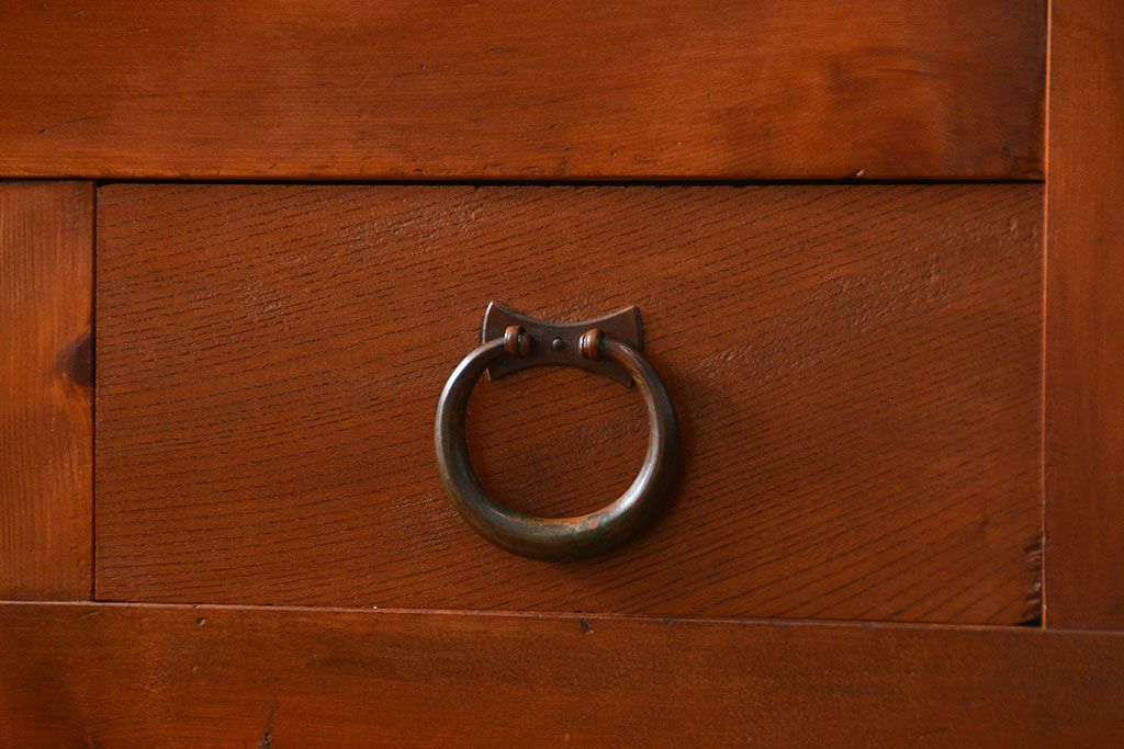 アンティーク家具　古民具・骨董 昇り引き出し付き!明るい色合いの六尺水屋箪笥 (食器棚、収納棚)