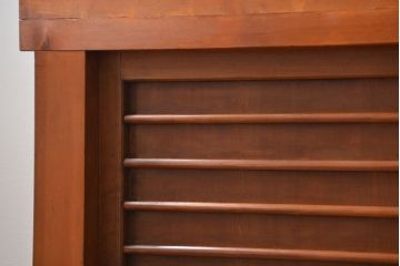 アンティーク家具　古民具・骨董 昇り引き出し付き!明るい色合いの六尺水屋箪笥 (食器棚、収納棚)