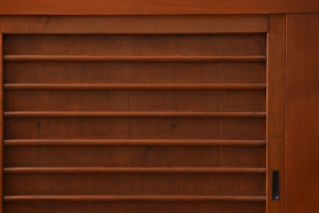 アンティーク家具　古民具・骨董 昇り引き出し付き!明るい色合いの六尺水屋箪笥 (食器棚、収納棚)