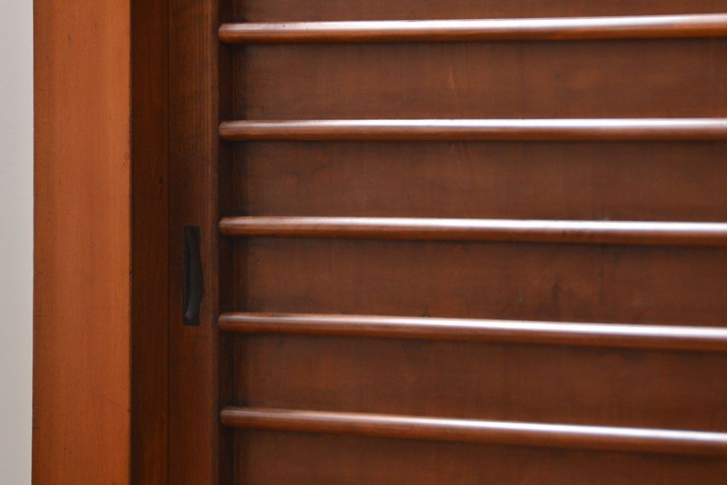 アンティーク家具　古民具・骨董 昇り引き出し付き!明るい色合いの六尺水屋箪笥 (食器棚、収納棚)