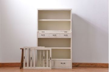 アンティーク家具　アンティークペイント　ダイヤガラス入りの小振りな食器棚(収納棚、戸棚)