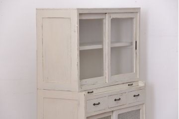 アンティーク家具　アンティークペイント　ダイヤガラス入りの小振りな食器棚(収納棚、戸棚)