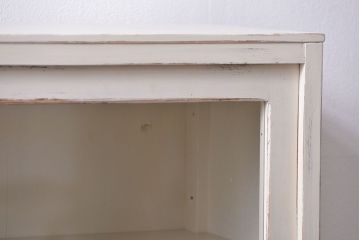 アンティーク家具　アンティークペイント　ダイヤガラス入りの小振りな食器棚(収納棚、戸棚)