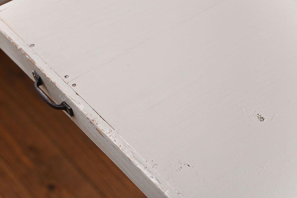 アンティーク家具　アンティークペイント　ダイヤガラス入りの小振りな食器棚(収納棚、戸棚)