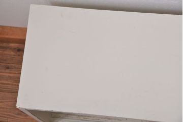 アンティーク家具　アンティークペイント　ダイヤガラス入りの小振りな食器棚(収納棚、戸棚)