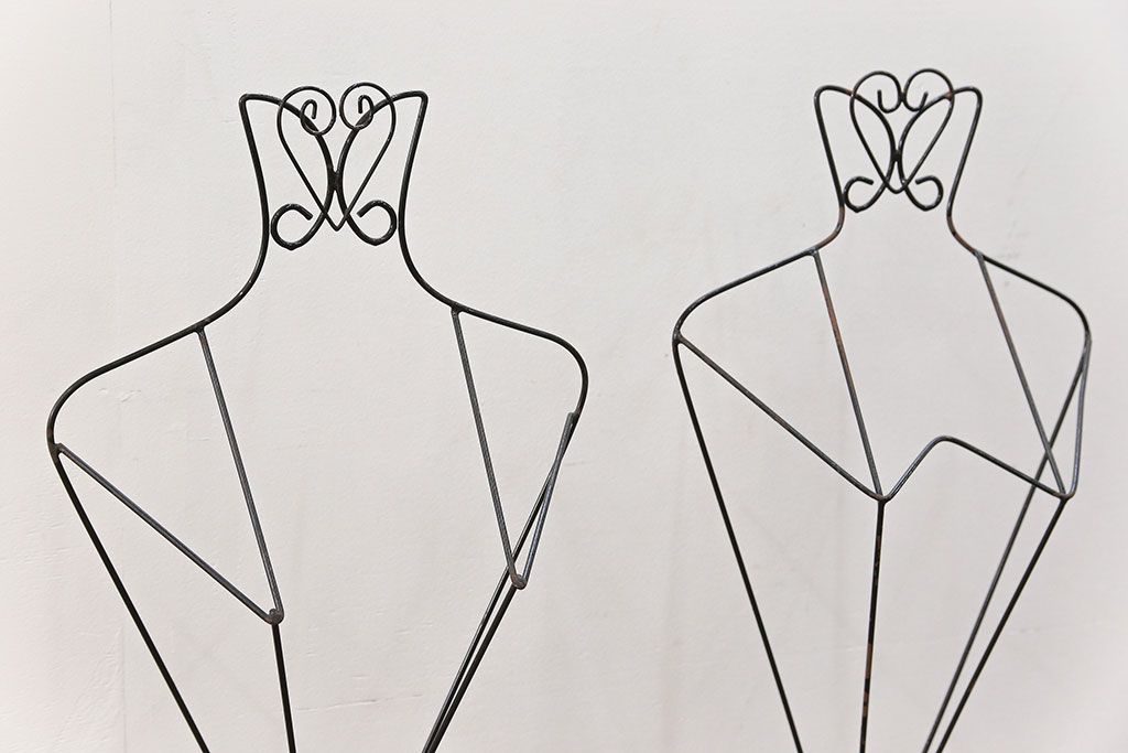 アンティーク雑貨　昭和レトロ 古い洋品店のワイヤスタンドハンガー2点セット(トルソー)