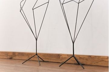 アンティーク雑貨　昭和レトロ 古い洋品店のワイヤスタンドハンガー2点セット(トルソー)