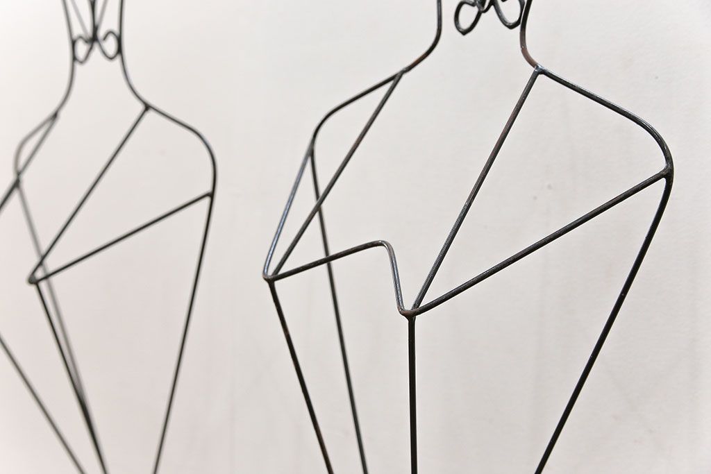 アンティーク雑貨　昭和レトロ 古い洋品店のワイヤスタンドハンガー2点セット(トルソー)