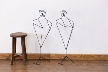 アンティーク雑貨　昭和レトロ 古い洋品店のワイヤスタンドハンガー2点セット(トルソー)