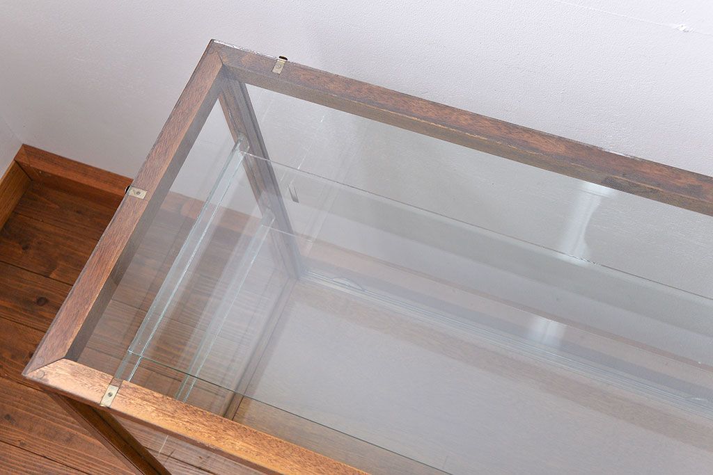 レトロ家具　昭和レトロ　シンプルで大振りなアンティークガラスケース(ショーケース、飾り棚)