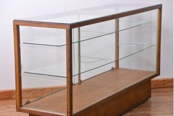レトロ家具　昭和レトロ　シンプルで大振りなアンティークガラスケース(ショーケース、飾り棚)