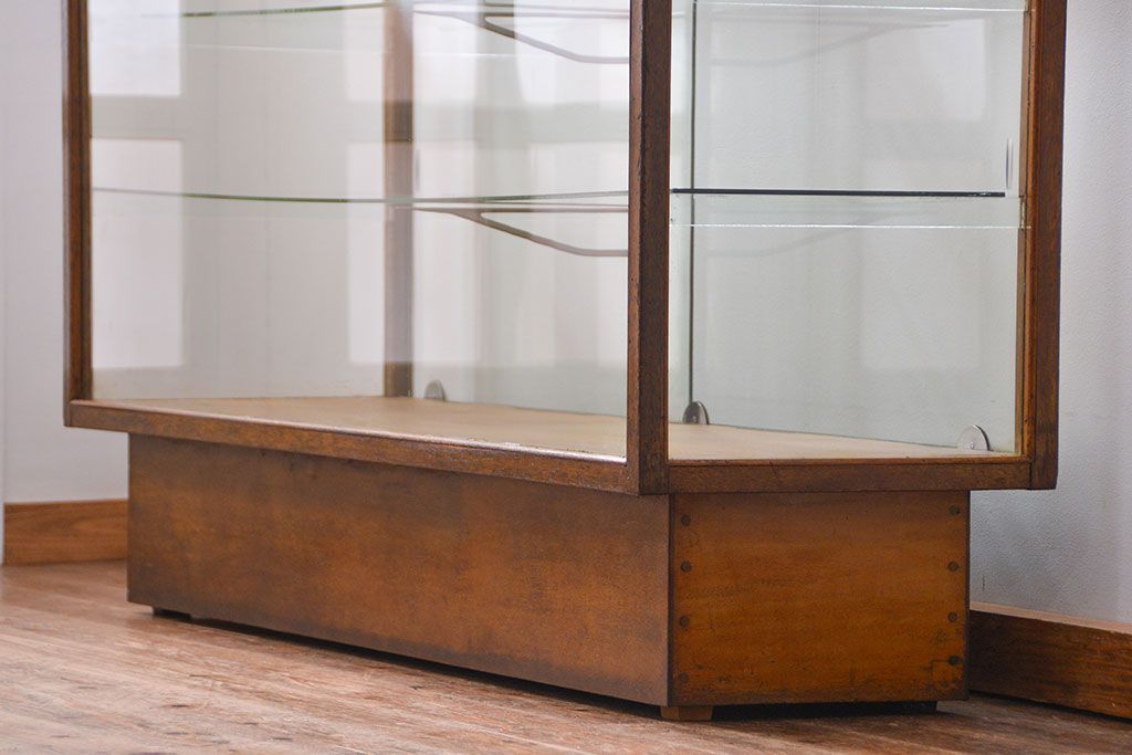 レトロ家具　昭和レトロ　シンプルで大振りなアンティークガラスケース(ショーケース、飾り棚)