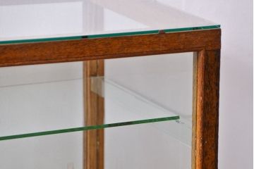 レトロ家具　昭和レトロ　シンプルで大振りなアンティークガラスケース(ショーケース、飾り棚)