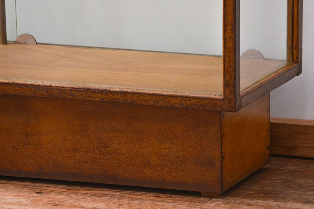 レトロ家具　昭和レトロ　シンプルで大振りなアンティークガラスケース(ショーケース、飾り棚)