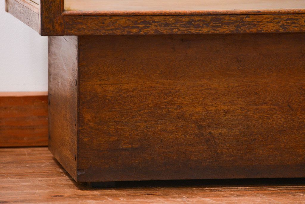 レトロ家具　昭和レトロ　シンプルで大振りなアンティークガラスケース(ショーケース、飾り棚)