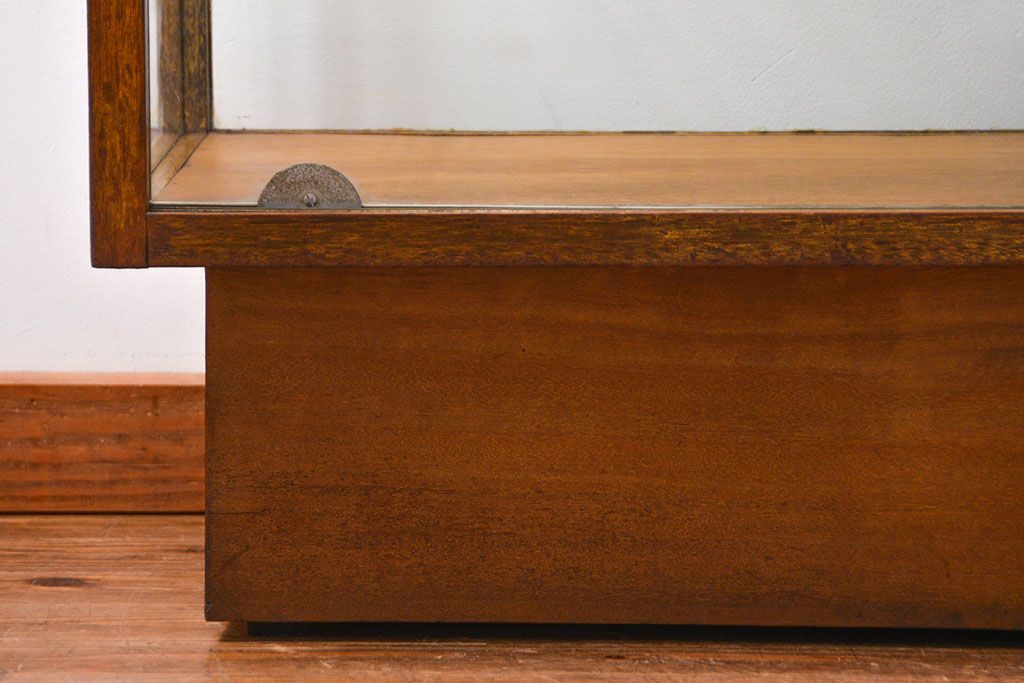 レトロ家具　昭和レトロ　シンプルで大振りなアンティークガラスケース(ショーケース、飾り棚)