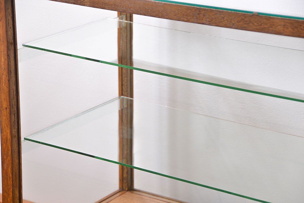 レトロ家具　昭和レトロ　シンプルで大振りなアンティークガラスケース(ショーケース、飾り棚)