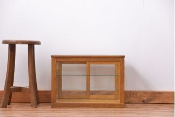 レトロ家具　昭和レトロ　希少なサイズの卓上ガラスケース (ショーケース)