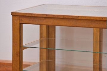 レトロ家具　昭和レトロ　希少なサイズの卓上ガラスケース (ショーケース)