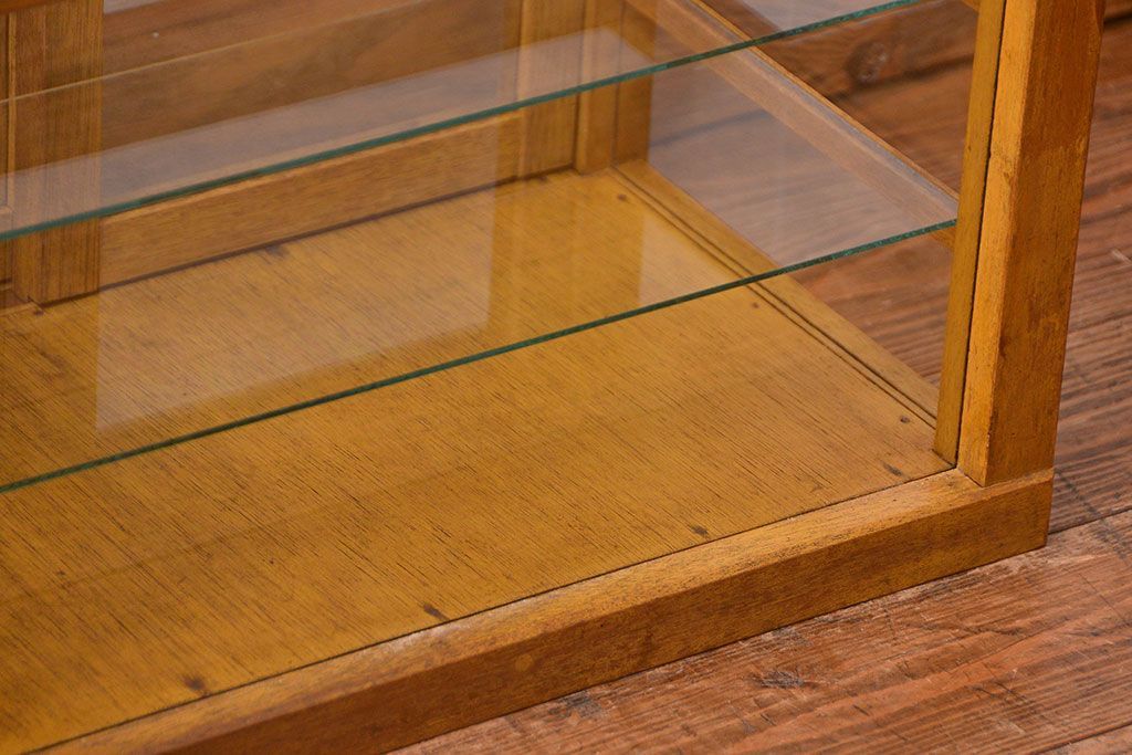 レトロ家具　昭和レトロ　希少なサイズの卓上ガラスケース (ショーケース)