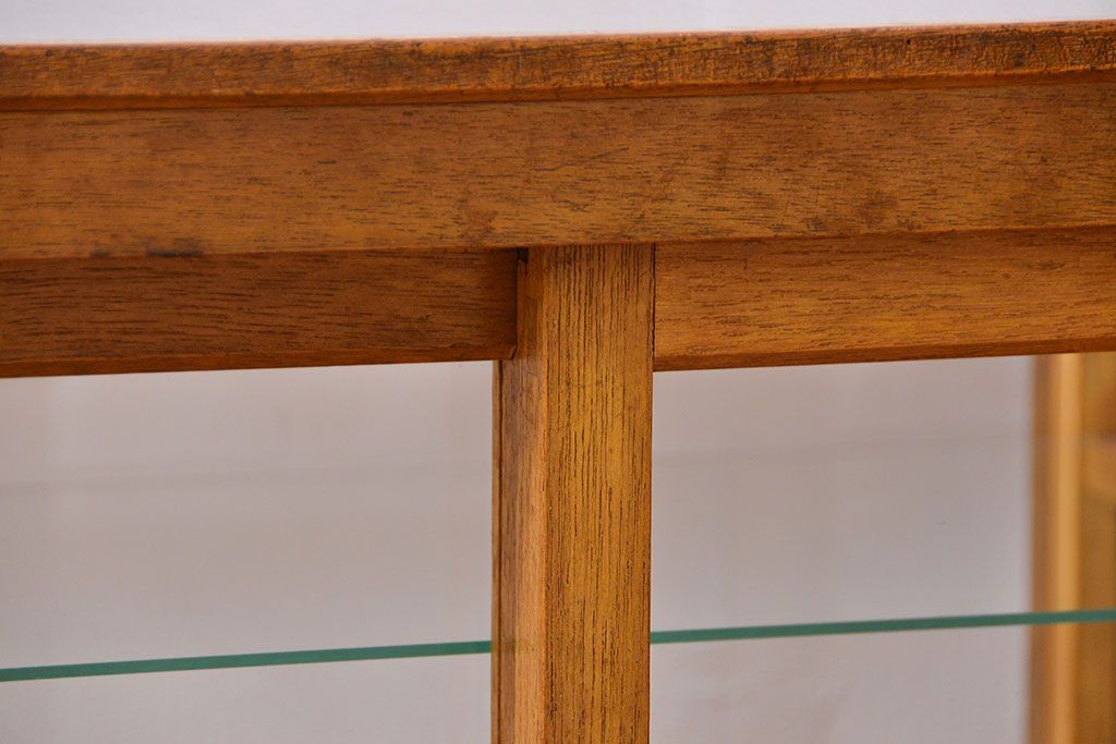 レトロ家具　昭和レトロ　希少なサイズの卓上ガラスケース (ショーケース)