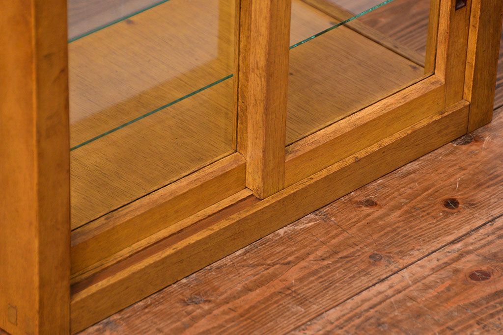 レトロ家具　昭和レトロ　希少なサイズの卓上ガラスケース (ショーケース)