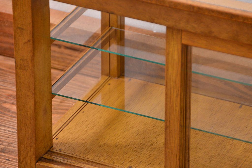 レトロ家具　昭和レトロ　希少なサイズの卓上ガラスケース (ショーケース)