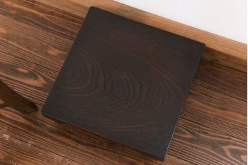 アンティーク雑貨　古民具・骨董　古い欅材の脚付き花台(飾り台)