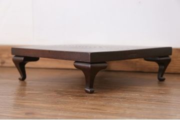 アンティーク雑貨　古民具・骨董　古い欅材の脚付き花台(飾り台)