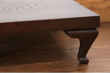 アンティーク雑貨　古民具・骨董　古い欅材の脚付き花台(飾り台)