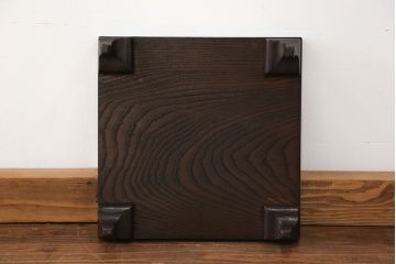 アンティーク雑貨　古民具・骨董　古い欅材の脚付き花台(飾り台)