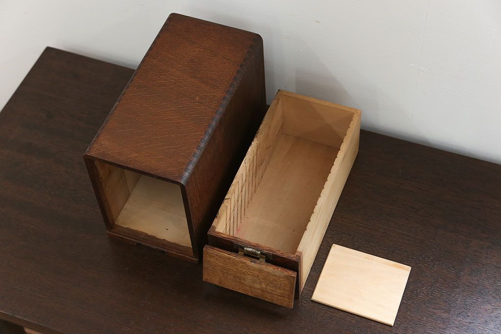 レトロ家具　昭和レトロ 古いナラ材!小さなカードケース (小引き出し、図書館、図書室)
