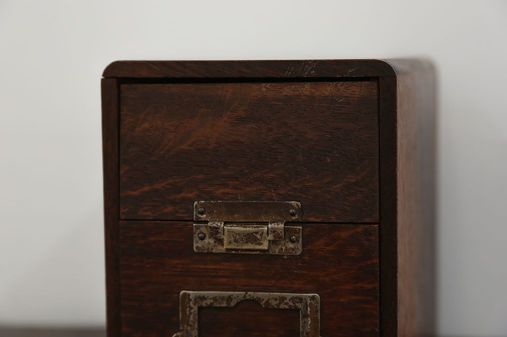 レトロ家具　昭和レトロ 古いナラ材!小さなカードケース (小引き出し、図書館、図書室)