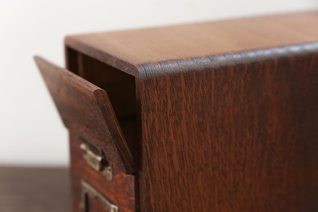 レトロ家具　昭和レトロ 古いナラ材!小さなカードケース (小引き出し、図書館、図書室)