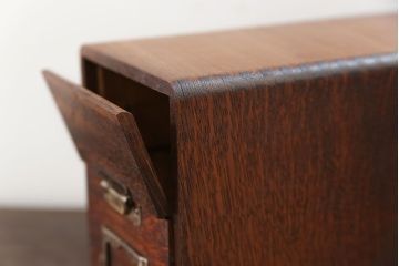 レトロ家具　昭和レトロ 古いナラ材!小さなカードケース (小引き出し、図書館、図書室)