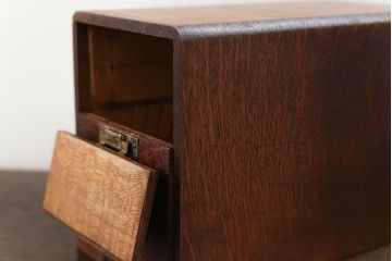 レトロ家具　昭和レトロ 古いナラ材!小さなカードケース (小引き出し、図書館、図書室)