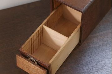 レトロ家具　昭和レトロ 古いナラ材!小さなカードケース (小引き出し、図書館、図書室)